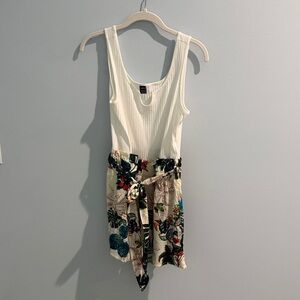 Tropical Print women’s XL One Piece with Belt - never worn
